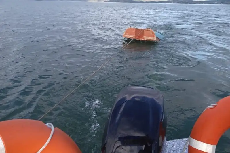 Лодка перевернулась в ВКО: два человека утонули
