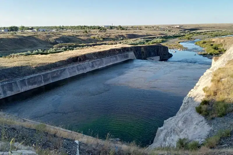 Русло реки Селеты обследуют специалисты в Северном Казахстане