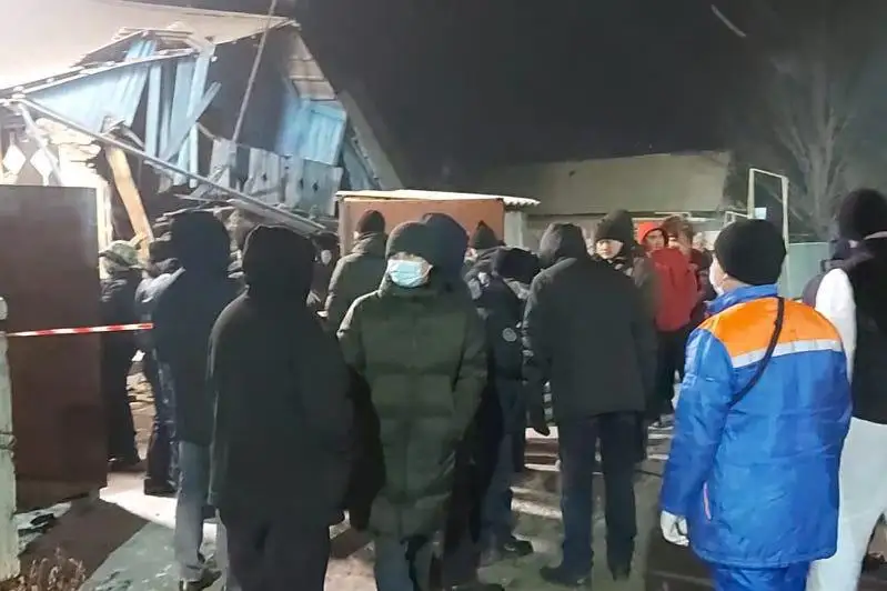 Взрыв газового баллона в Алматинской области: военнослужащий спас трех людей