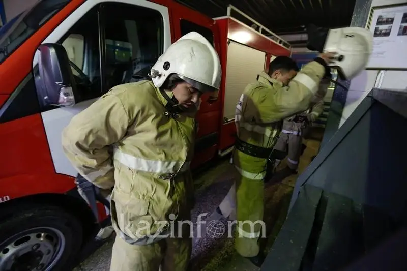 В Алматы круглосуточно дежурят 355 спасателей и пожарных