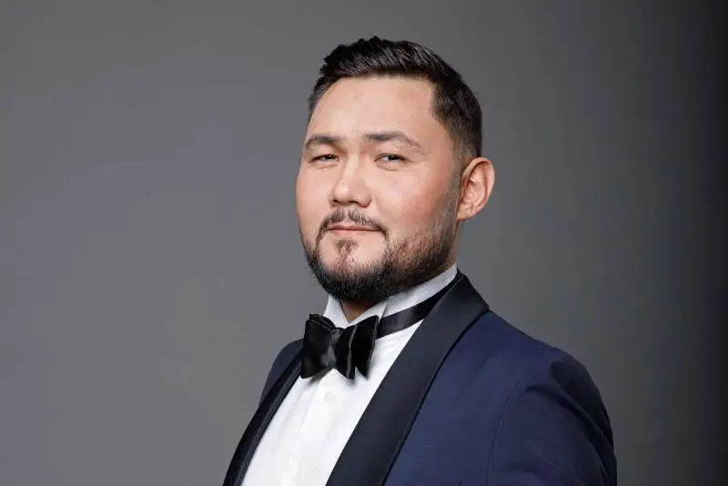 Казахстанский тенор даст сольный концерт неаполитанских песен