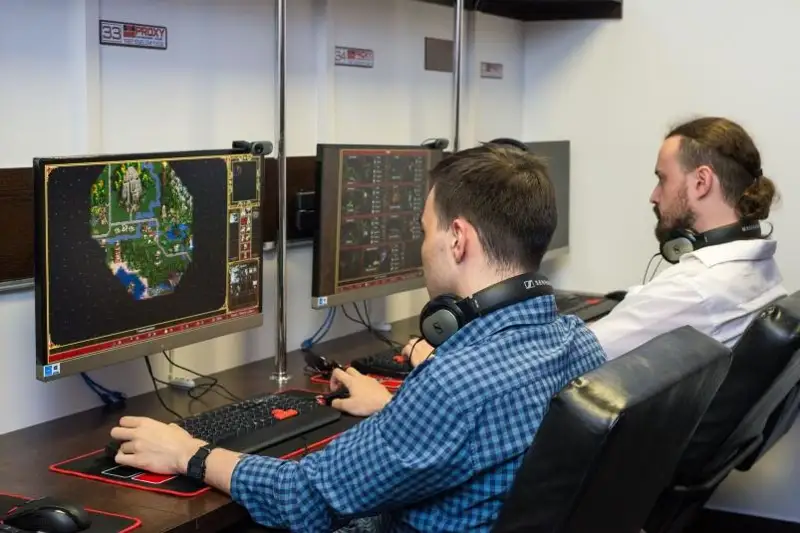 Владельцы караоке и компьютерного клубов арестованы за нарушение режима ЧП в ВКО