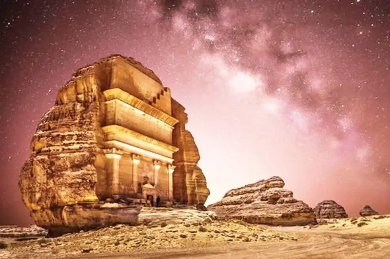 Arab News: Саудовская Аравия впервые начала выдавать туристические визы