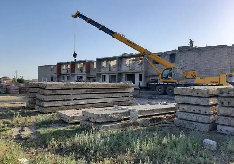 Пустующее жилье реконструируют в селе Караменды Костанайской области