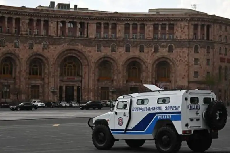 Режим ЧП в Армении продлен до 13 июля