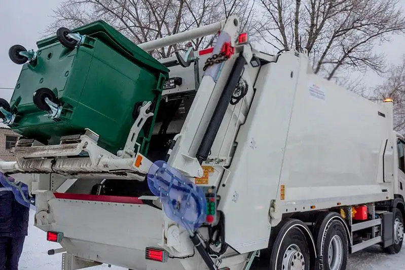 Новые спецмашины по вывозу мусора появятся в Семее