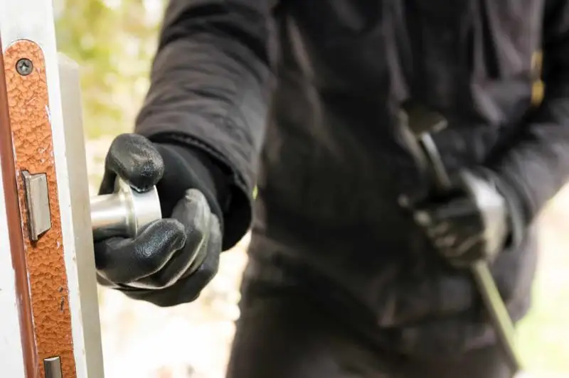 Вор совершил кражи на пятый день после выхода из тюрьмы в ВКО