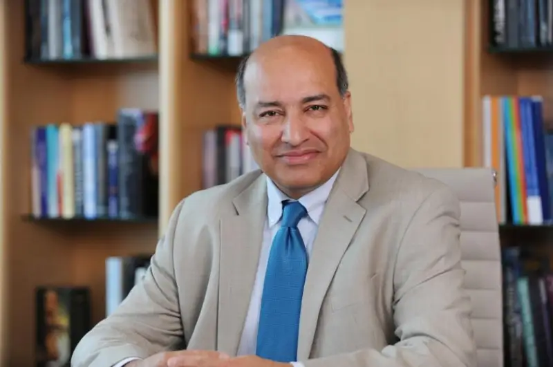 Что известно о новом внештатном советнике Президента РК Суме Чакрабарти