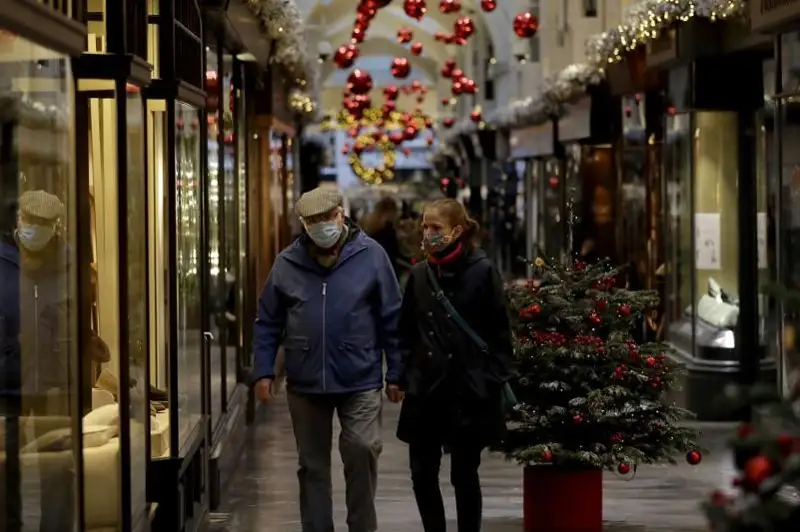 Правила для празднования Рождества выпустили в Великобритании, в США коронавирус появился в 2019 году