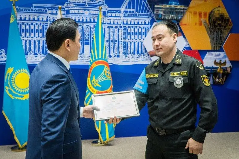 Алтай Кульгинов вручил благодарственные письма военным полицейским