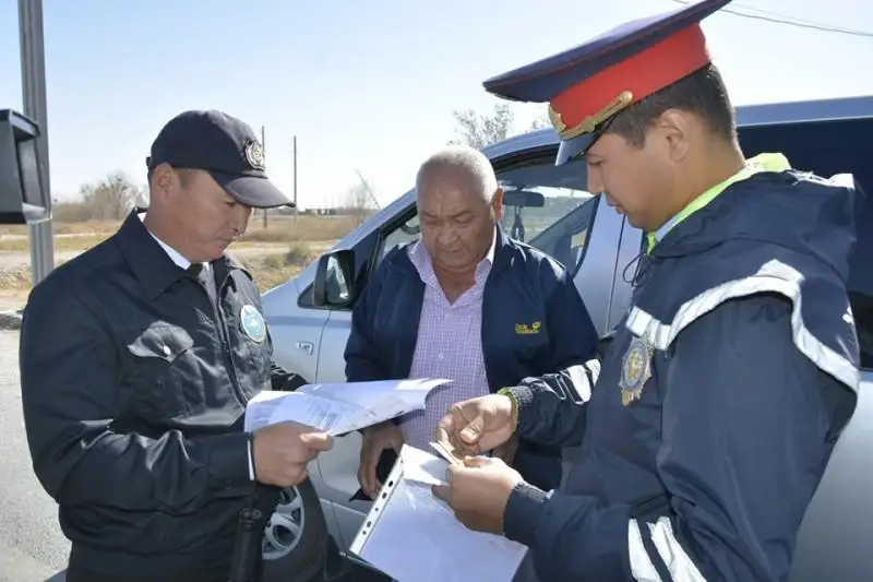 70 фактов незаконного переоборудования автобусов выявили туркестанские полицейские