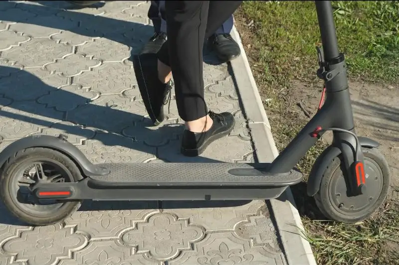 Мальчик на самокате попал под колеса автомобиля в СКО