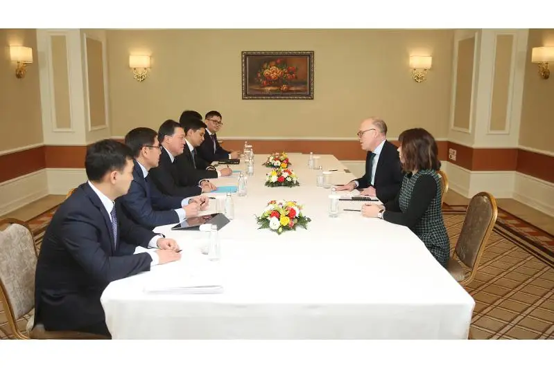 Аскар Мамин встретился с зарубежными экспертами в области инноваций и цифровизации