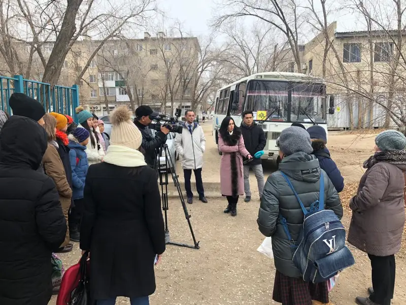 Автобус для детей с особыми потребностями выделили средней школе в Актобе