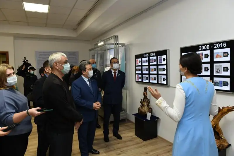 Выставки, посвященные Дню Первого Президента и Дню Независимости, открылись в столице