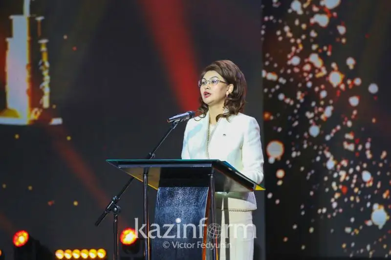 Аида Балаева открыла церемонию награждения национальной премии «Уркер»
