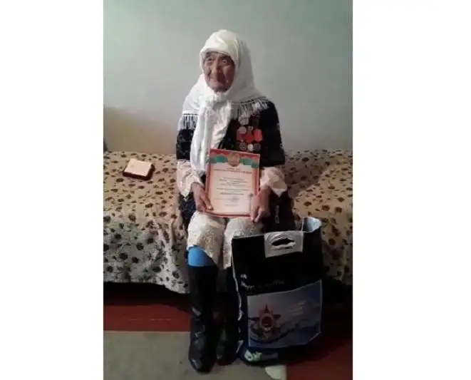 75-й победный май и 108-я весна: жамбылских тружениц тыла - долгожительниц поздравили с праздником