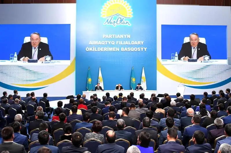 Появилось видео выступления Елбасы на встрече с членами Nur Otan