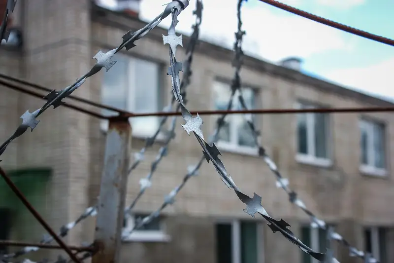 Запрещенные предметы пытались пронести в колонию СКО