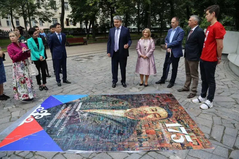 Оригинальную инсталляцию представили в Москве у памятника Абаю