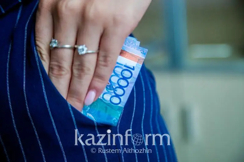 570 тысяч тенге отдал мошеннице актюбинец за снятие ареста с авто