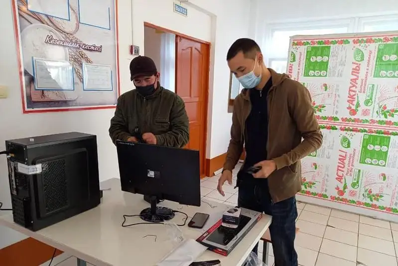 1100 ноутбуков закупили для школ Казталовского района ЗКО