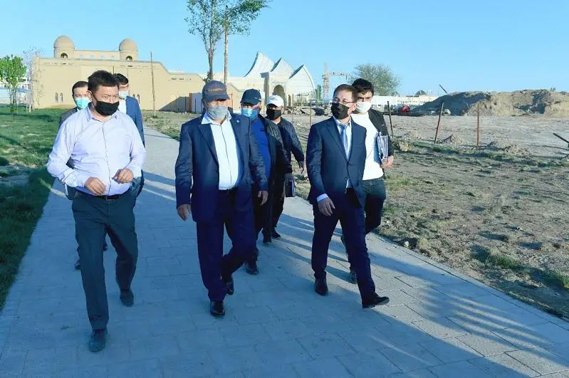 Умирзак Шукеев проинспектировал ход строительства объектов в условиях карантинного режима