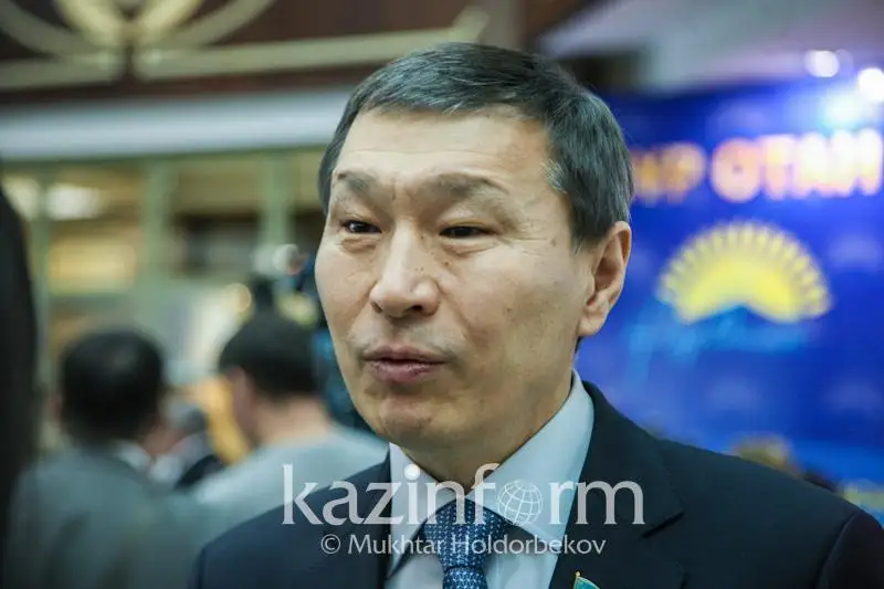 Убрать предлог «при» из названий общественных советов предлагают в Казахстане