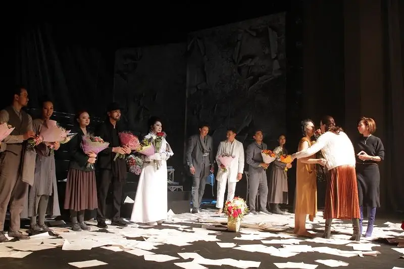 Премьера спектакля «Фариза» на казахском языке состоялась в московском «Современнике»