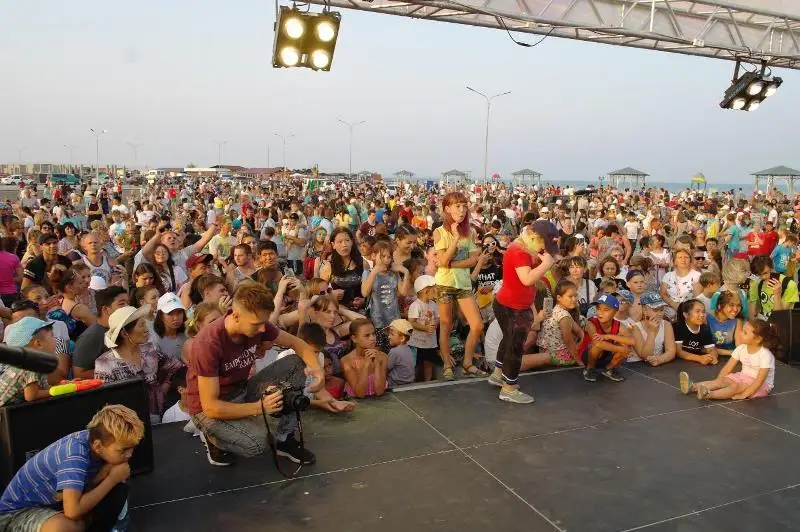 Масштабный фестиваль красок прошел в Капшагае