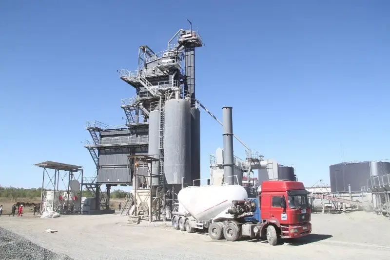 Уральский завод производит в день 2,5 тысячи тонн асфальтобетонной смеси