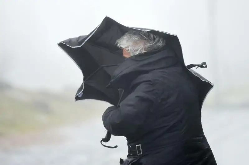 Гроза и сильный ветер ожидаются в Казахстане 7 мая