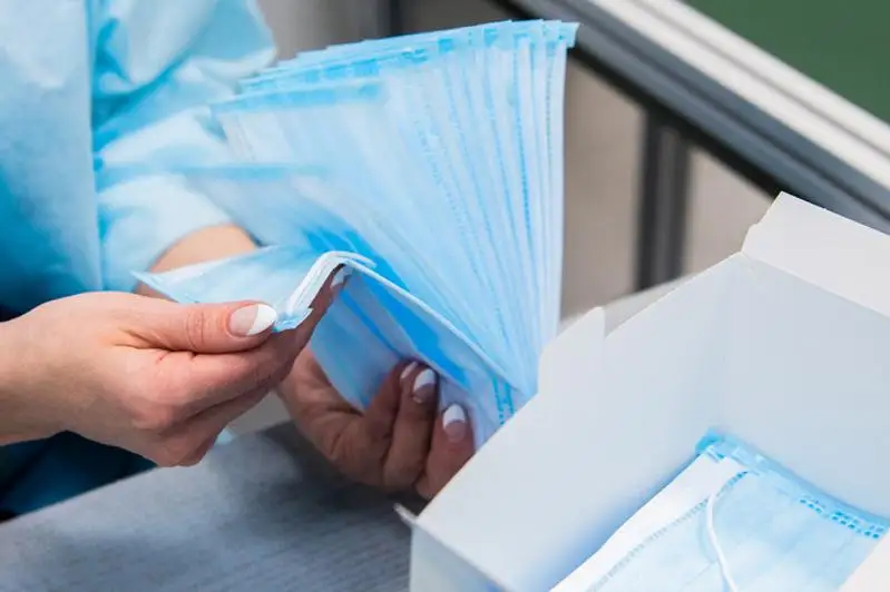 Медработник  торговала масками по завышенной цене в Актобе