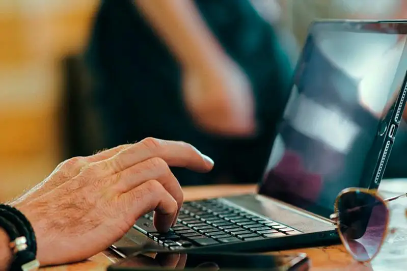 Сыграть в азартную онлайн-игру приглашал мошенник в Туркестанской области