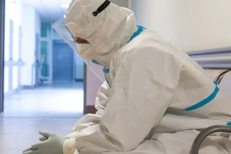 702 медработника заболели коронавирусом  в ЗКО