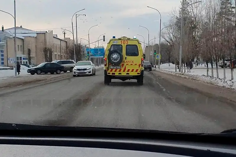 Трое акмолинских водителей не уступили дорогу скорой помощи