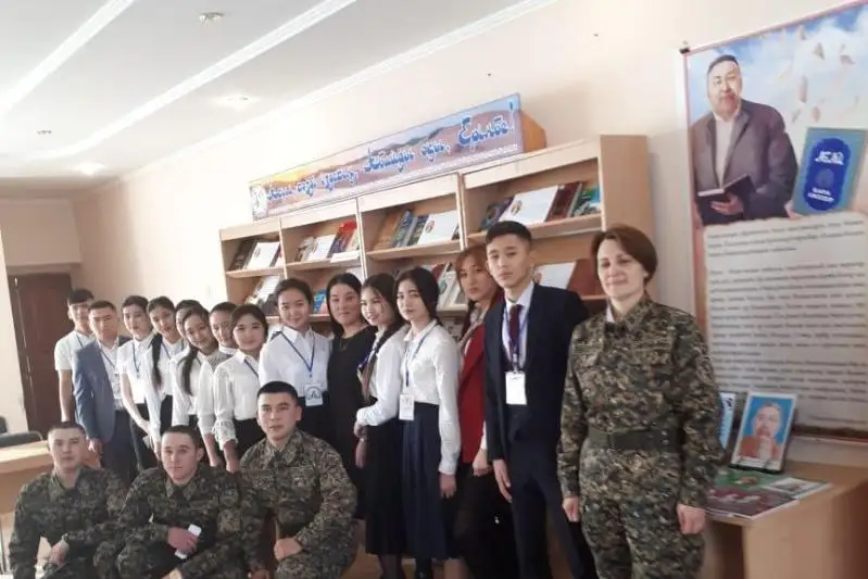 В Актау  гвардейцы прочитали отрывки из стихотворений  Абая