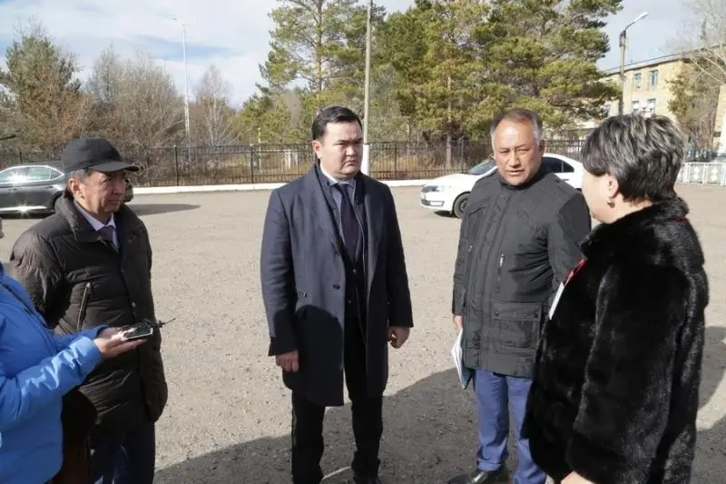 Проблемные объекты Каркаралинского района посетил аким Карагандинской области
