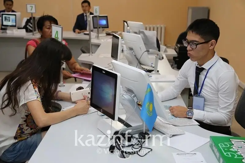 Названа причина больших очередей в ЦОНах