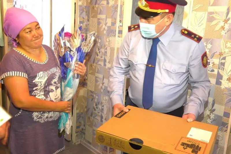 Полицейские поддержали акцию «Дорога в школу» в ВКО