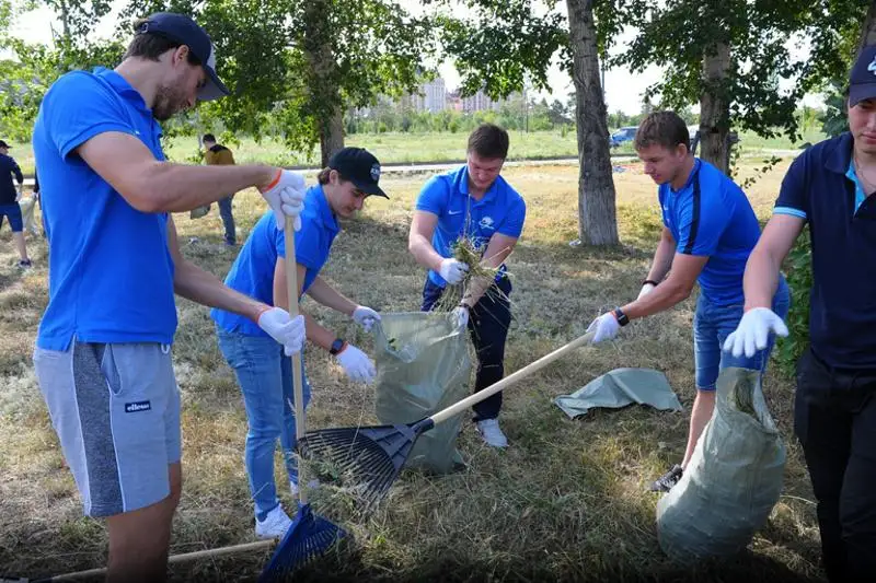 Хоккеисты «Барыса» поддержали акцию #Birge #TazaQazagstan