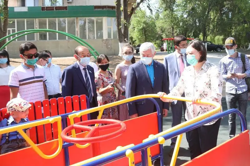 Инклюзивные детские игровые площадки установили в Таразе
