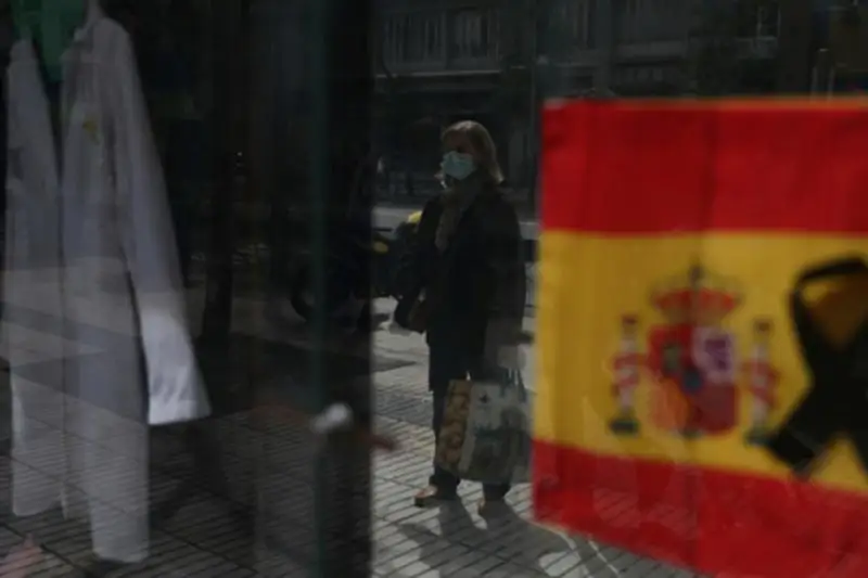Испания планирует продлить карантин до середины мая