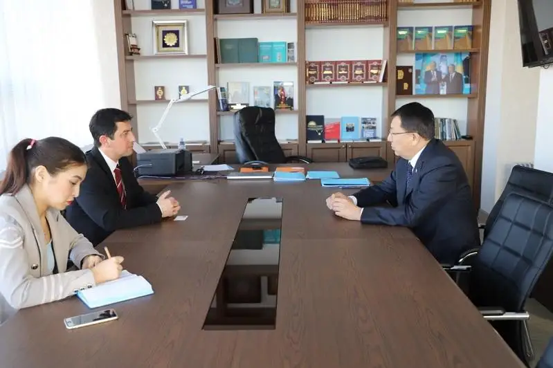Жансеит Туймебаев встретился с послами Турции и Ливана