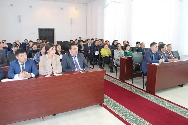 Бороться с коррупцией через семинары начали в акиматах Акмолинской области
