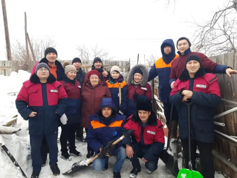 Молодые энергетики  поддержали челлендж  по уборке снега #БiзБіргеміз в ВКО