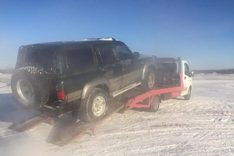 Одного из угонщиков внедорожника разыскивают в СКО