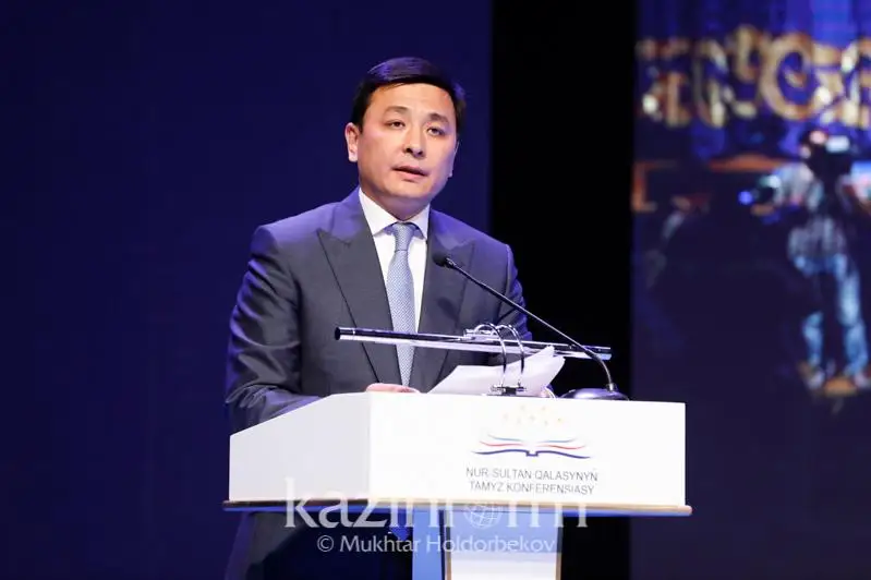 Почему поставляется некачественная школьная форма, объяснил аким Нур-Султана