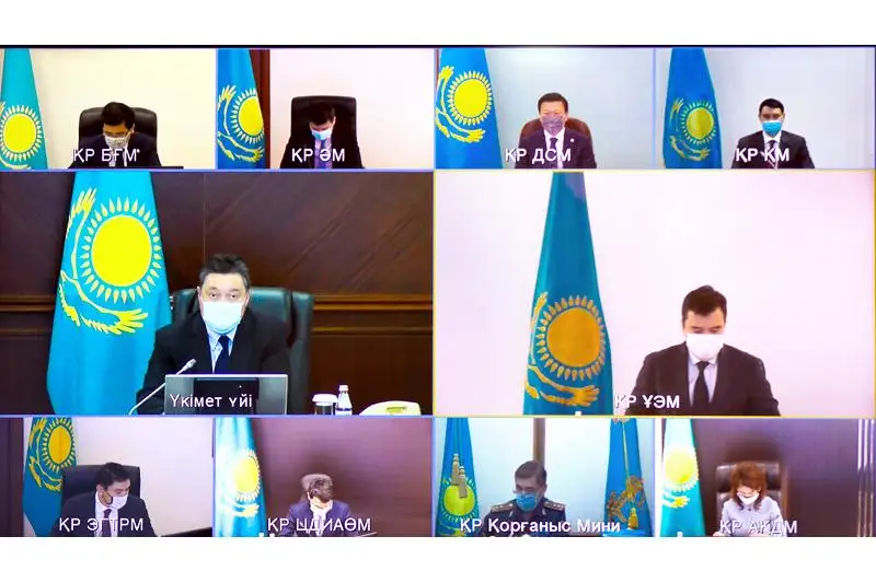 В сентябре наряду с ростом реального сектора началось восстановление активности в сфере услуг - Аскар Мамин