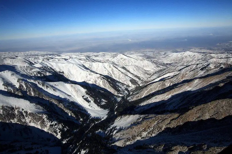 Определен маршрут новых поисков пропавшей в горах Алматы туристки